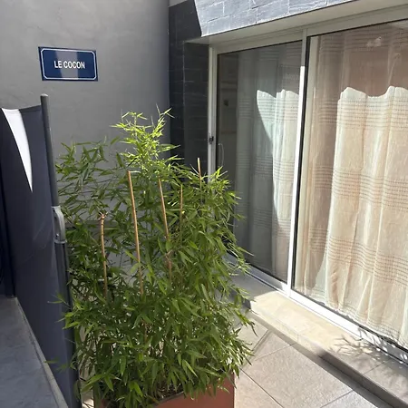 아파트 Cocon Et Sa Terrasse 랭스